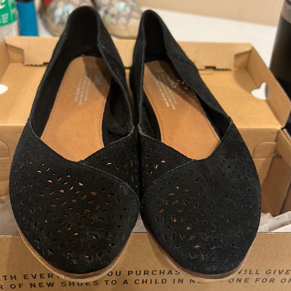 Women’s size 9 toms flats